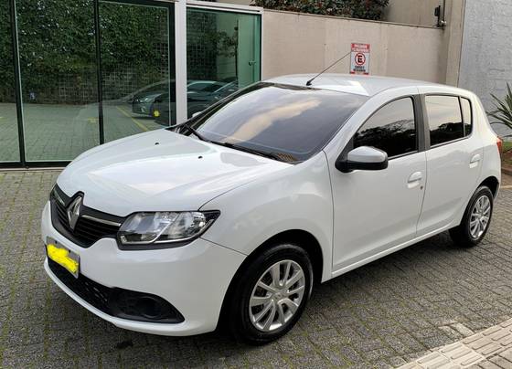 RENAULT SANDERO 1.0 EXPRESSION 16V FLEX 4P MANUAL RENAULT SANDERO 1.0 EXPRESSION 16V FLEX 4P MANUAL